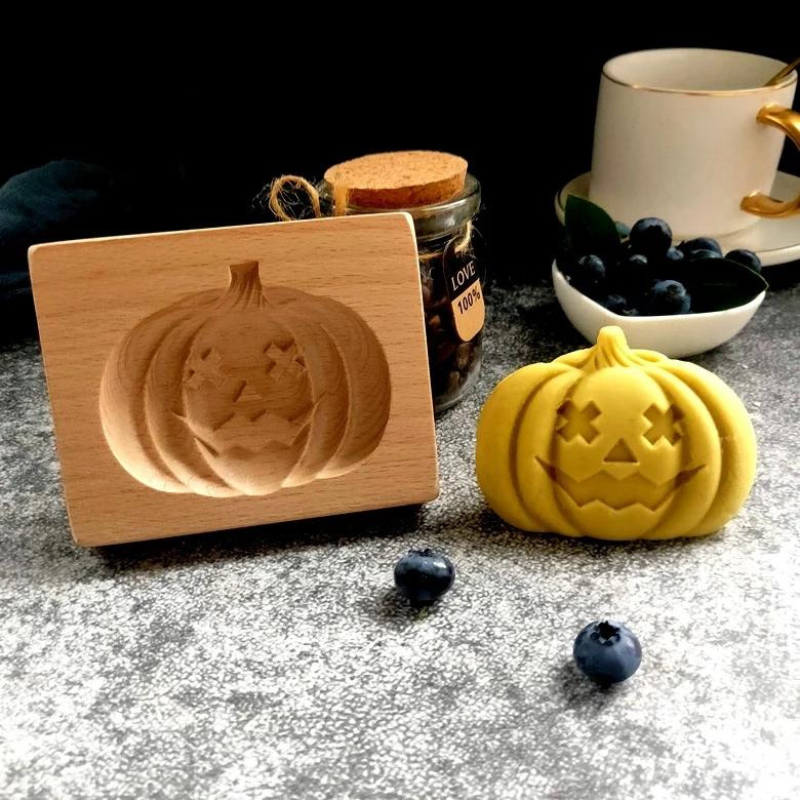 Homezo™ Halloween Wooden Cookie Mold